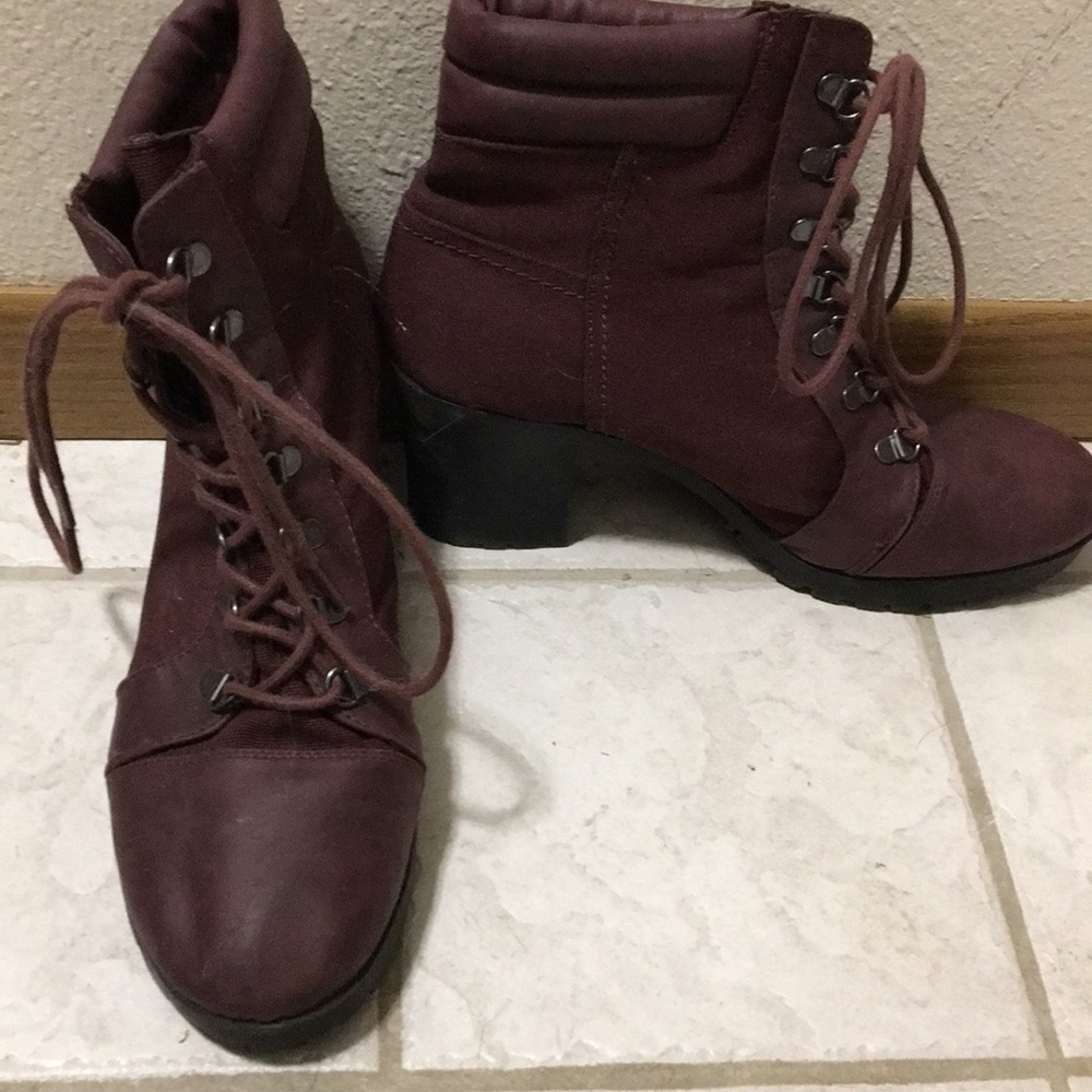 Route 66 maroon he’ll boots